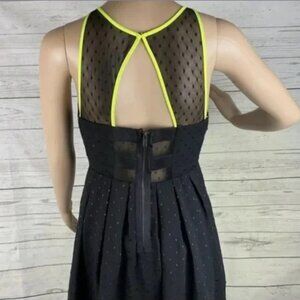 Vera Wang Princess Junior 7 dress Neon green yellow Black mesh bodice